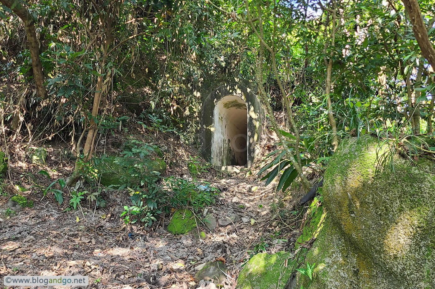 HK Trail 4 - Pillbox 3 (LPB 11) Wong Nei Chung Gap